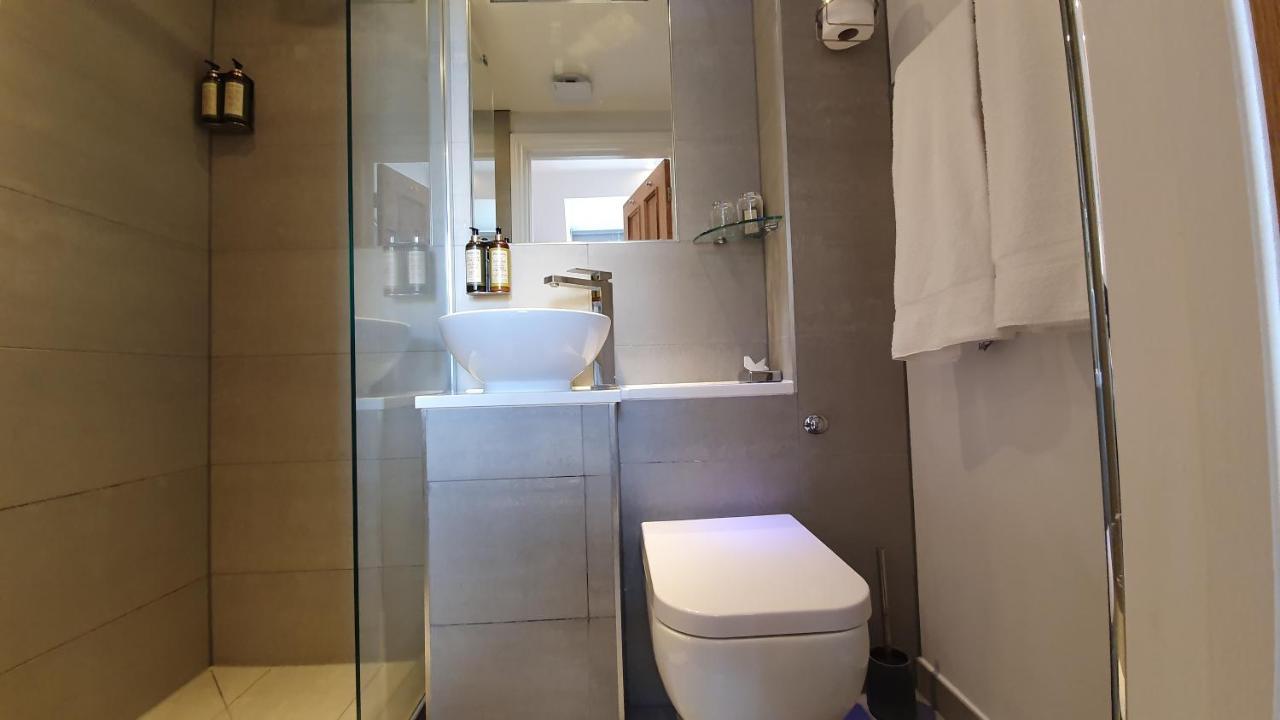 A Room With A View Brighton Ngoại thất bức ảnh A wet room