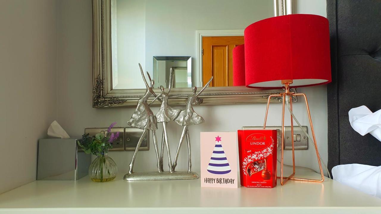 A Room With A View Brighton Ngoại thất bức ảnh A Lindt Christmas tree