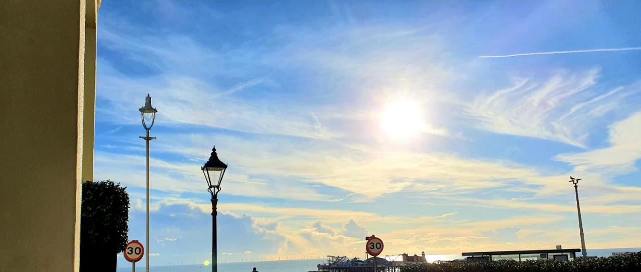 A Room With A View Brighton Ngoại thất bức ảnh The sun at noon